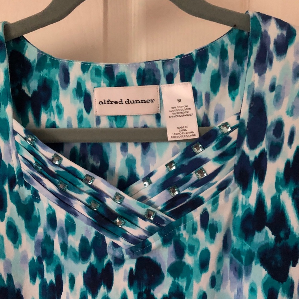 Like new, blue green white top. Jewel v-neck. Med.